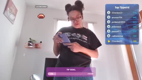 Snapshot of feetnymph chatting on 4, 2, 2025 Soley online show from 4, 2, 2025