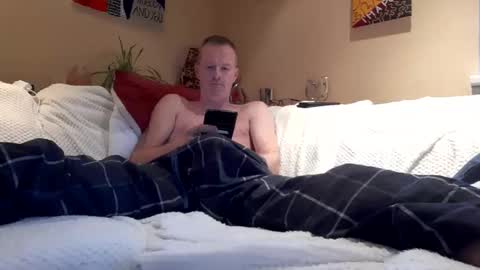 Snapshot of feetofflames26 chatting on 16, 12, 2025 Max online show from 16, 12, 2025