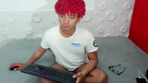 Snapshot of felipecams chatting on 3, 12, 2025 andres felipe benitez online show from 3, 12, 2025