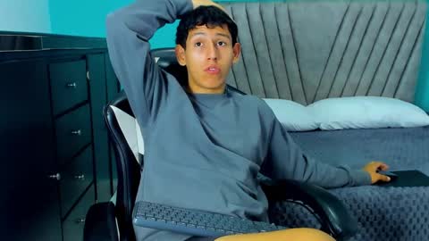 Snapshot of felipehot_gonzales chatting on 9, 9, 2025 felipehot_gonzales online show from 9, 9, 2025