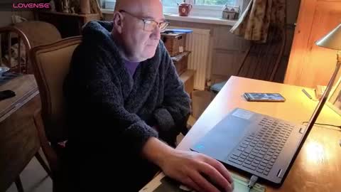 Adam online show from 3, 11, 2025