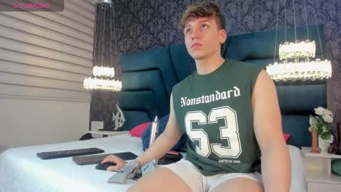 Femboy Max online show from 5, 2, 2026