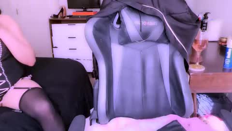 Snapshot of femgirl99 chatting on 27, 10, 2025 this is justice tricia a bigelow. she was fucking my husband tom girardi online show from 27, 10, 2025