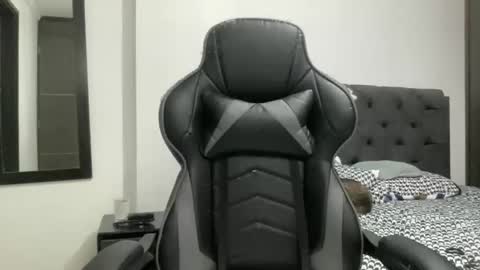 Snapshot of fenix_golden17 chatting on 25, 10, 2025 Fenix Golden17 ---- Every night after 2200 time Colombia online show from 25, 10, 2025