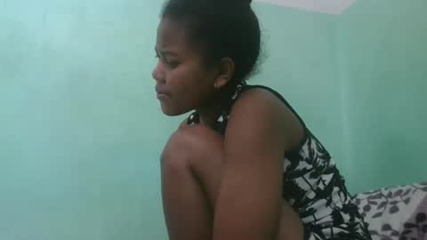 Snapshot of fenou122745 chatting on 14, 11, 2025 fenou122745 online show from 14, 11, 2025