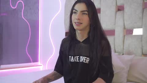 fernanda_thail_ online show from 6, 4, 2026