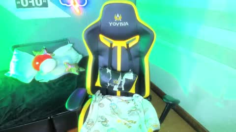 Snapshot of fernandadiaz05 chatting on 4, 1, 2025 Fernanda Diaz online show from 4, 1, 2025