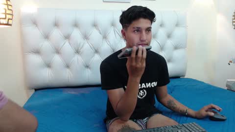 FER PHOENIX online show from 30, 1, 2025