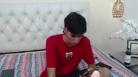 FER PHOENIX online show from 3, 2, 2025