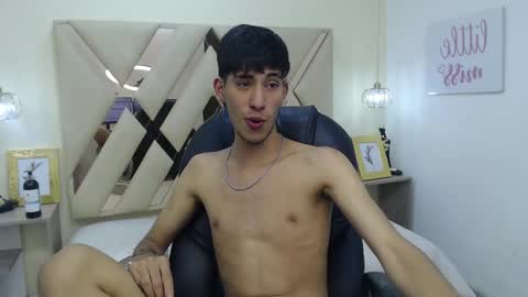 FER PHOENIX online show from 8, 3, 2025