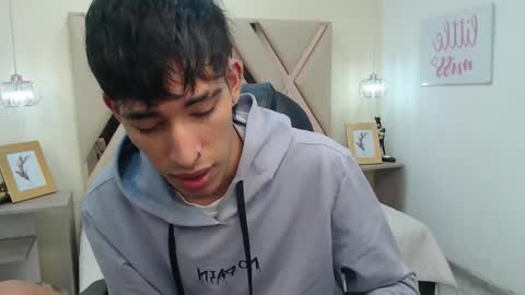 FER PHOENIX online show from 10, 3, 2025