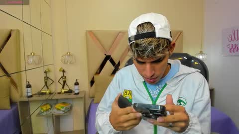 FER PHOENIX online show from 9, 11, 2025