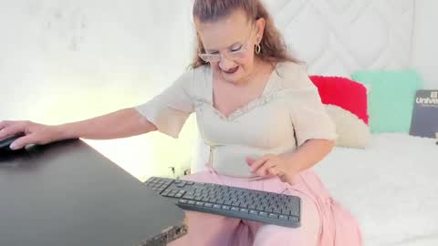 Snapshot of ferrimature chatting on 29, 5, 2026 Marcela online show from 29, 5, 2026