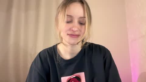 Snapshot of fflloowweerr chatting on 11, 1, 2025 Lisa online show from 11, 1, 2025