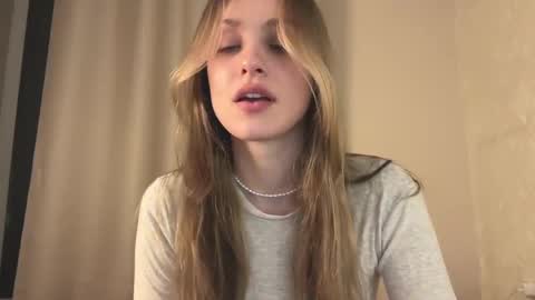 Snapshot of fflloowweerr chatting on 20, 2, 2025 Lisa online show from 20, 2, 2025