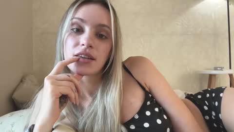 Snapshot of fflloowweerr chatting on 26, 9, 2025 Lisa online show from 26, 9, 2025