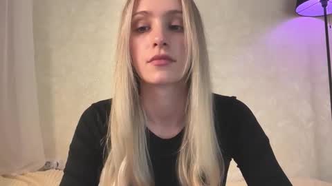 Snapshot of fflloowweerr chatting on 2, 10, 2025 Lisa online show from 2, 10, 2025