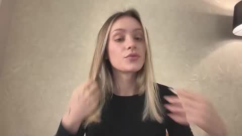 Snapshot of fflloowweerr chatting on 20, 11, 2025 Lisa online show from 20, 11, 2025