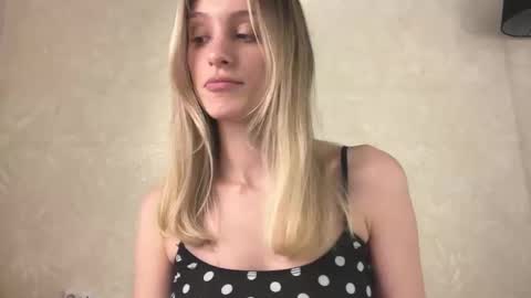 Snapshot of fflloowweerr chatting on 12, 1, 2026 Lisa online show from 12, 1, 2026