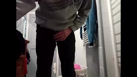 Snapshot of fifi010203 chatting on 1, 12, 2025 fifi010203 online show from 1, 12, 2025