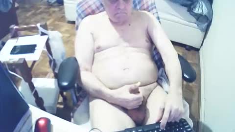 Snapshot of filhober chatting on 4, 10, 2025 filhober online show from 4, 10, 2025