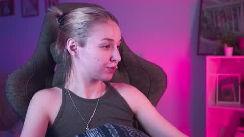 Snapshot of filipinaadams chatting on 23, 2, 2025 cap and Lana online show from 23, 2, 2025