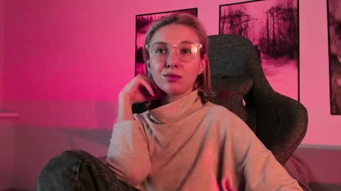 Snapshot of filipinaadams chatting on 28, 2, 2025 cap and Lana online show from 28, 2, 2025