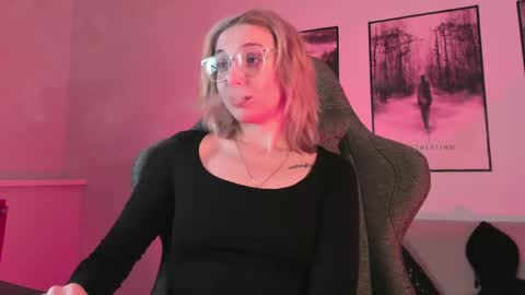 Snapshot of filipinaadams chatting on 2, 3, 2025 cap and Lana online show from 2, 3, 2025