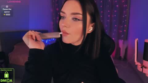 Snapshot of filister666 chatting on 4, 1, 2025 LEEN online show from 4, 1, 2025