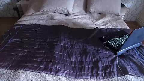 Jane and Findo online show from 6, 3, 2025