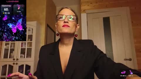 Snapshot of findom_lady_shine chatting on 12, 9, 2025 Lady online show from 12, 9, 2025