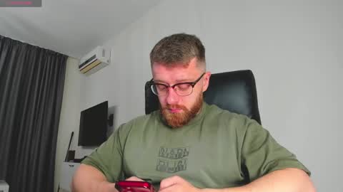 FindomGuyXXX online show from 17, 3, 2026