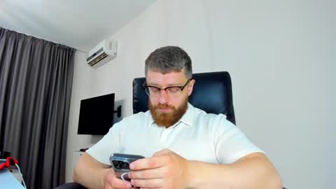 FindomGuyXXX online show from 10, 4, 2026