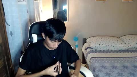 Snapshot of fineboii_rey18 chatting on 17, 11, 2025 fineboii_rey18 online show from 17, 11, 2025