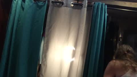 Snapshot of fionajamez chatting on 25, 6, 2026 J online show from 25, 6, 2026