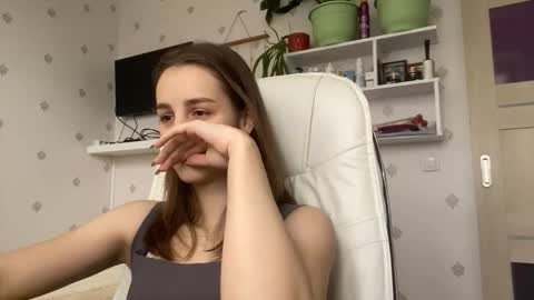 Snapshot of fionapiccard chatting on 19, 12, 2025 Keite wanna play Meow online show from 19, 12, 2025