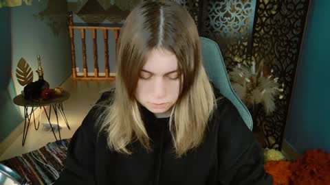 Snapshot of fioramarmoris chatting on 5, 1, 2025 fiora online show from 5, 1, 2025