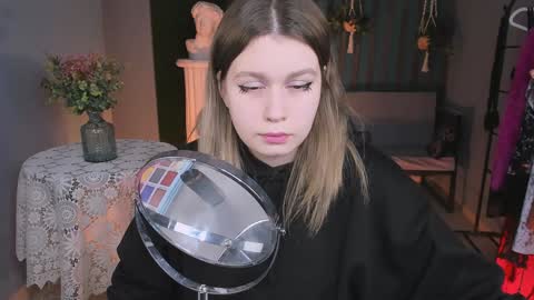 Snapshot of fioramarmoris chatting on 12, 1, 2025 fiora online show from 12, 1, 2025