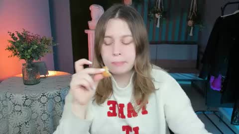 Snapshot of fioramarmoris chatting on 2, 3, 2025 fiora online show from 2, 3, 2025