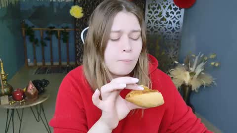 Snapshot of fioramarmoris chatting on 9, 3, 2025 fiora online show from 9, 3, 2025