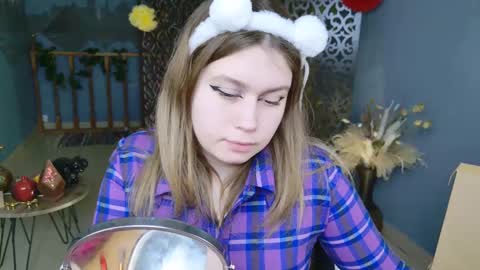 Snapshot of fioramarmoris chatting on 9, 3, 2025 fiora online show from 9, 3, 2025