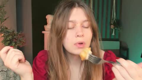 Snapshot of fioramarmoris chatting on 6, 10, 2025 fiora online show from 6, 10, 2025