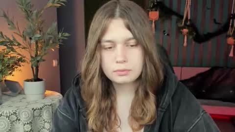 Snapshot of fioramarmoris chatting on 23, 10, 2025 fiora online show from 23, 10, 2025