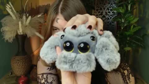 Snapshot of fioramarmoris chatting on 21, 11, 2025 fiora online show from 21, 11, 2025