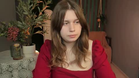 Snapshot of fioramarmoris chatting on 4, 12, 2025 fiora online show from 4, 12, 2025