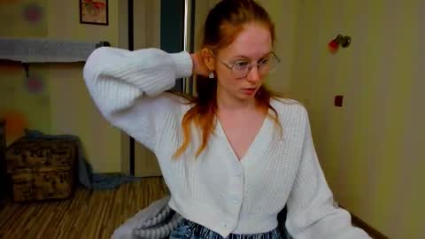 Snapshot of fire_luna chatting on 6, 10, 2025 fire_luna online show from 6, 10, 2025