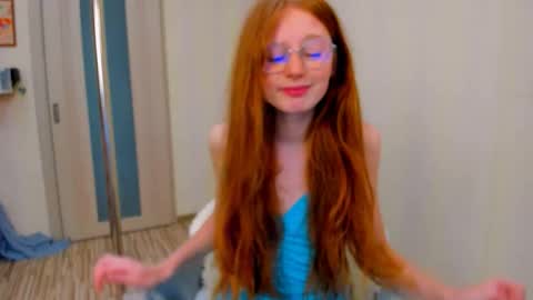 Snapshot of fire_luna chatting on 8, 10, 2025 fire_luna online show from 8, 10, 2025