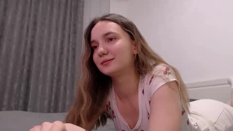 fireflies_fly_ online show from 12, 1, 2026