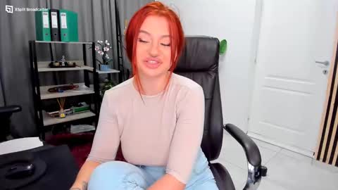 Snapshot of fireflowers_ chatting on 12, 2, 2025 Kallisy online show from 12, 2, 2025