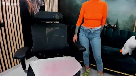 Snapshot of fireflowers_ chatting on 26, 11, 2025 Kallisy online show from 26, 11, 2025